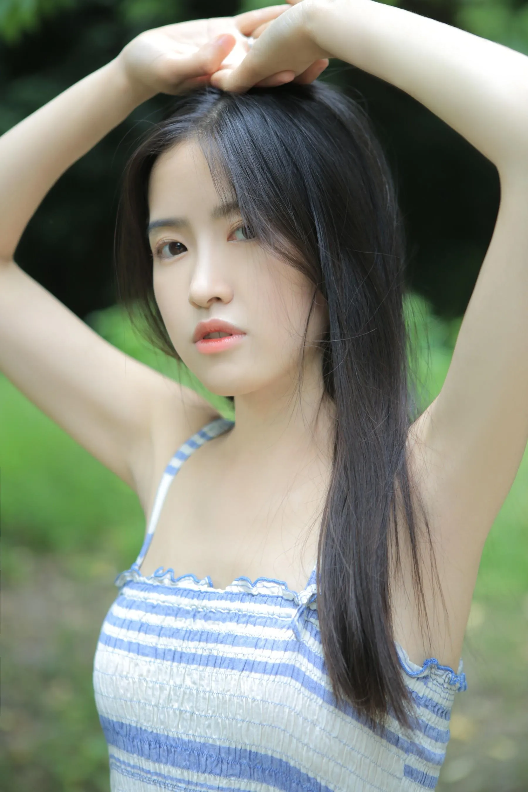 [YITUYU艺图语]2022.07.07 Hatsukio 小草草呀 [35P]插图7